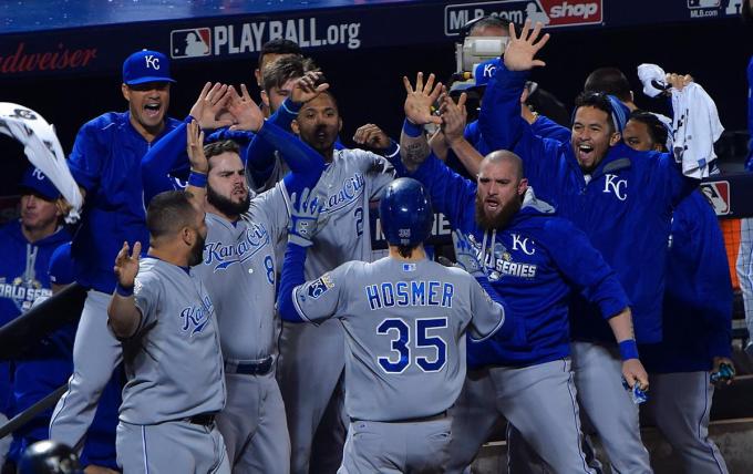 game-5-eric-hosmer-reacts-tie-game